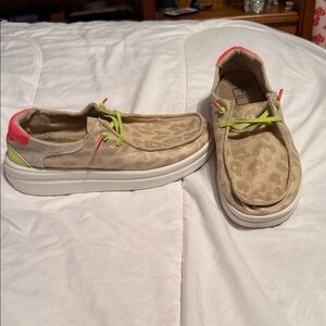 Leopard Print Casual Sneakers with Neon Accents